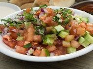 סלט קצוץ גדול סלט קצוץ גדול חומוס באביה פתח תקווה בקוויקי