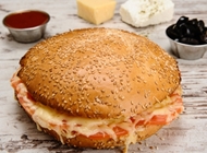בייגל טוסט יווני בייגל טוסט יווני פיצה כמעט חינם ראשון לציון