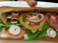כריך סלמון חם כריך סלמון חם אלפרדו פתח תקווה בקוויקי