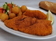 שניצל קלאסי במגשית שניצל קלאסי במגשית שניצלס רעננה
