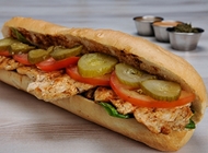 שניצל תאילנדי בבאגט שניצל תאילנדי בבאגט שניצלס רעננה