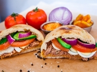 כריך טונה כריך טונה פיצה פושקה ירושלים ארנונה