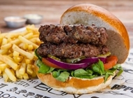 עסקית בורגר כפול עסקית בורגר כפול Chubby's צ'אביז נתניה