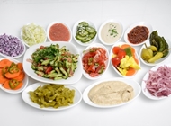 מגשית סלטים ותוספות מגשית סלטים ותוספות באגט ניר ראשון לציון