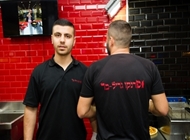 8. 8. גריל בר לוד