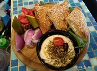 בורקס דרוזי בורקס דרוזי אום כולתום חיפה מסעדה טבעונית