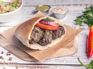 קבב אנגוס בפיתה קבב אנגוס בפיתה רוסטר רעננה