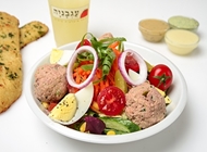 סלט ים תיכוני סלט ים תיכוני פיצה עגבניה יפו הפשפשים