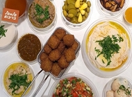מארז משפחתי גדול + פריגת צלול ענבים 1.5 ליטר מארז משפחתי גדול + פריגת צלול ענבים 1.5 ליטר פלאפל בריבוע גבעתיים
