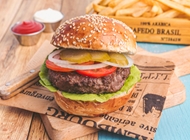 המבורגר 180 גרם המבורגר 180 גרם השניצליה קצרין