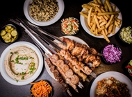 ארוחה קבוצתית ארוחה קבוצתית פינת השלושה קרליבך תל אביב