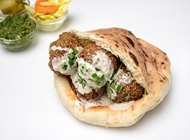 פלאפל ג'ינה בפיתה פלאפל ג'ינה בפיתה פלאפל ג'ינה מנחם בגין תל אביב