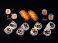 Mix 1 California / 1 Maki , 2 Sushi Mix 1 California / 1 Maki , 2 Sushi Alonzo
