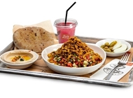 ארוחת בריאות שוואלה ארוחת בריאות שוואלה פלאפל בריבוע גבעת שמואל בקוויקי