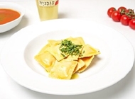 רביולי פונגי רביולי פונגי פיצה עגבניה מתחם ביג באר שבע