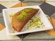 אטייף ממולא באגוזי המלך אטייף ממולא באגוזי המלך כנאפה אל ג'מילה תל אביב