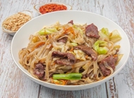 40. מוקפץ אטריות אורז עם בקר (Beef) 40. מוקפץ אטריות אורז עם בקר (Beef) נינג תאי פוד תל אביב יפו