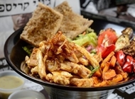 סלט חזה עוף סלט חזה עוף ג'וני קריספי מבשרת ציון