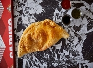 פיצה מטוגנת פיצה מטוגנת פיצה פיל תל אביב