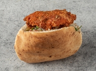 שניצל בפיתה שניצל בפיתה שווארמה סטריט אלנבי תל אביב
