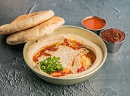 חומוס שקשוקה חומוס שקשוקה חומוסיית הבקתה תל אביב