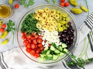 סלט ירקות ישראלי סלט ירקות ישראלי פיצה עגבניה רחובות