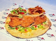 שניצל עוף אמיתי בלאפה שווארמה הסולטן רמת גן