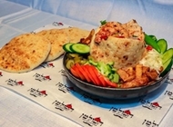 חזה עוף במרינדה בפיתה שווארמה הסולטן רמת גן