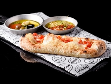 פוקצ‘ה קוואטרו איטליאנו דילי קפה חיפה