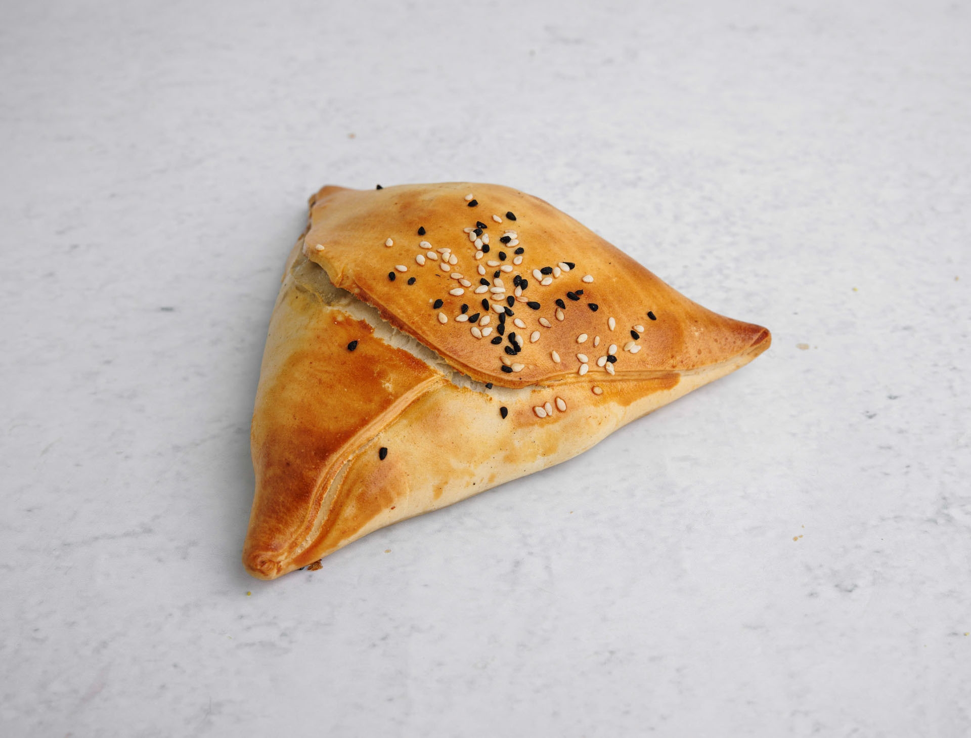 סמסה בקר, מאפה במילוי בשר בקר.