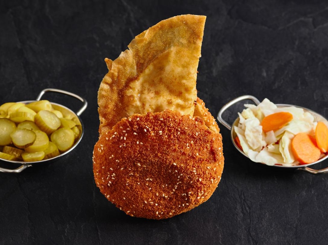 פיתה קריספית עם בוריק ושניצל השניצל של ספגטי אשקלון
