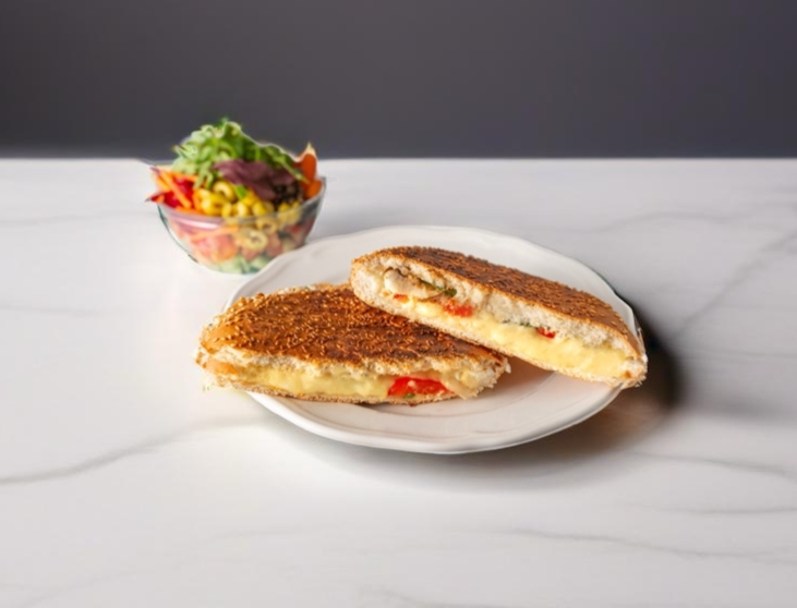 עסקית טוסט בהרכבה מרלין בר קפה marilyn coffee bar כפר סבא
