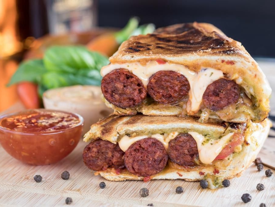 טוסט נקניקיית מרגז ויקטור טוסט נקניק בת ים
