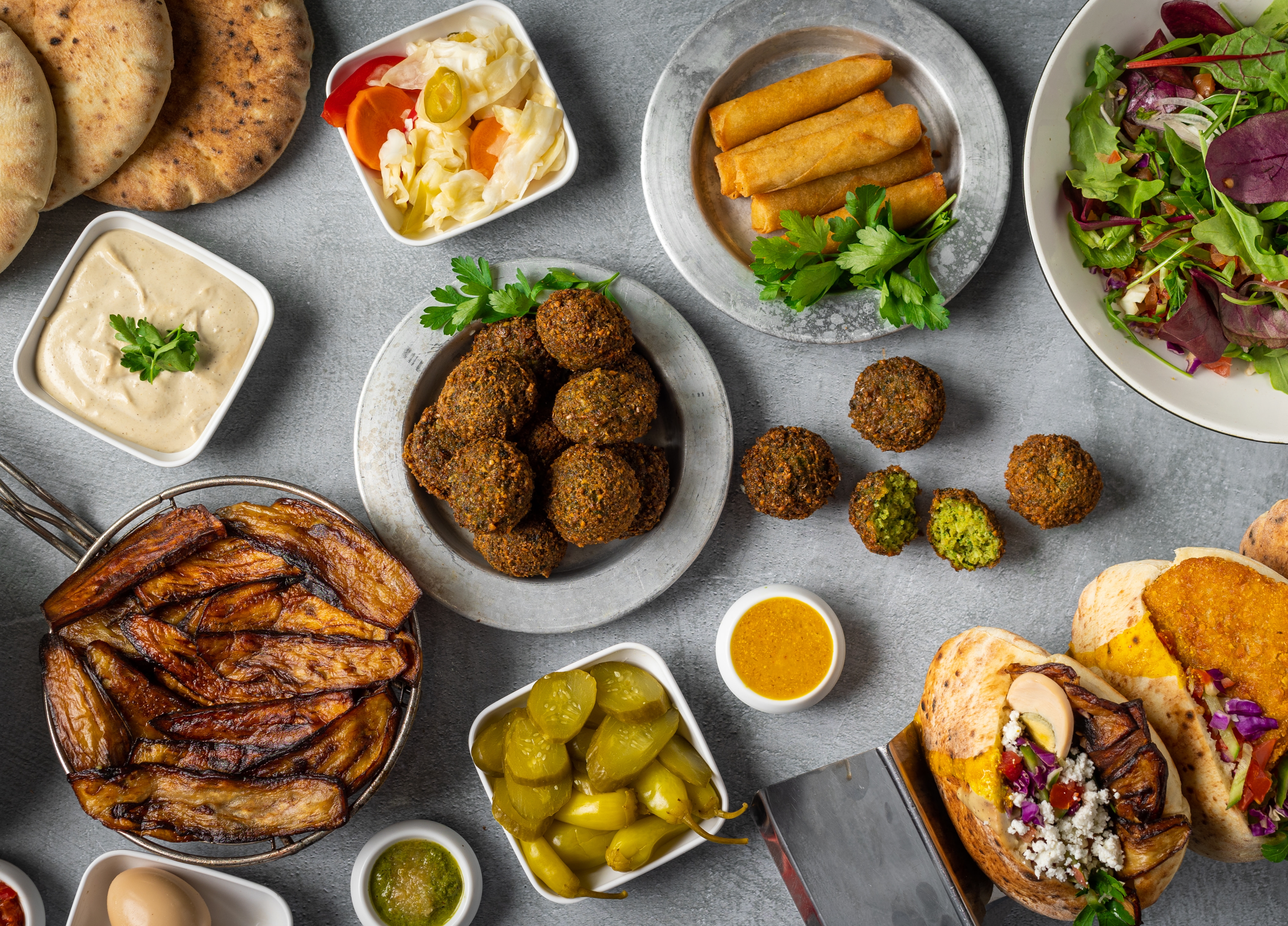 ארוחת פלאפל ל 10 סועדים סביח זיסמן הבורסה רמת גן