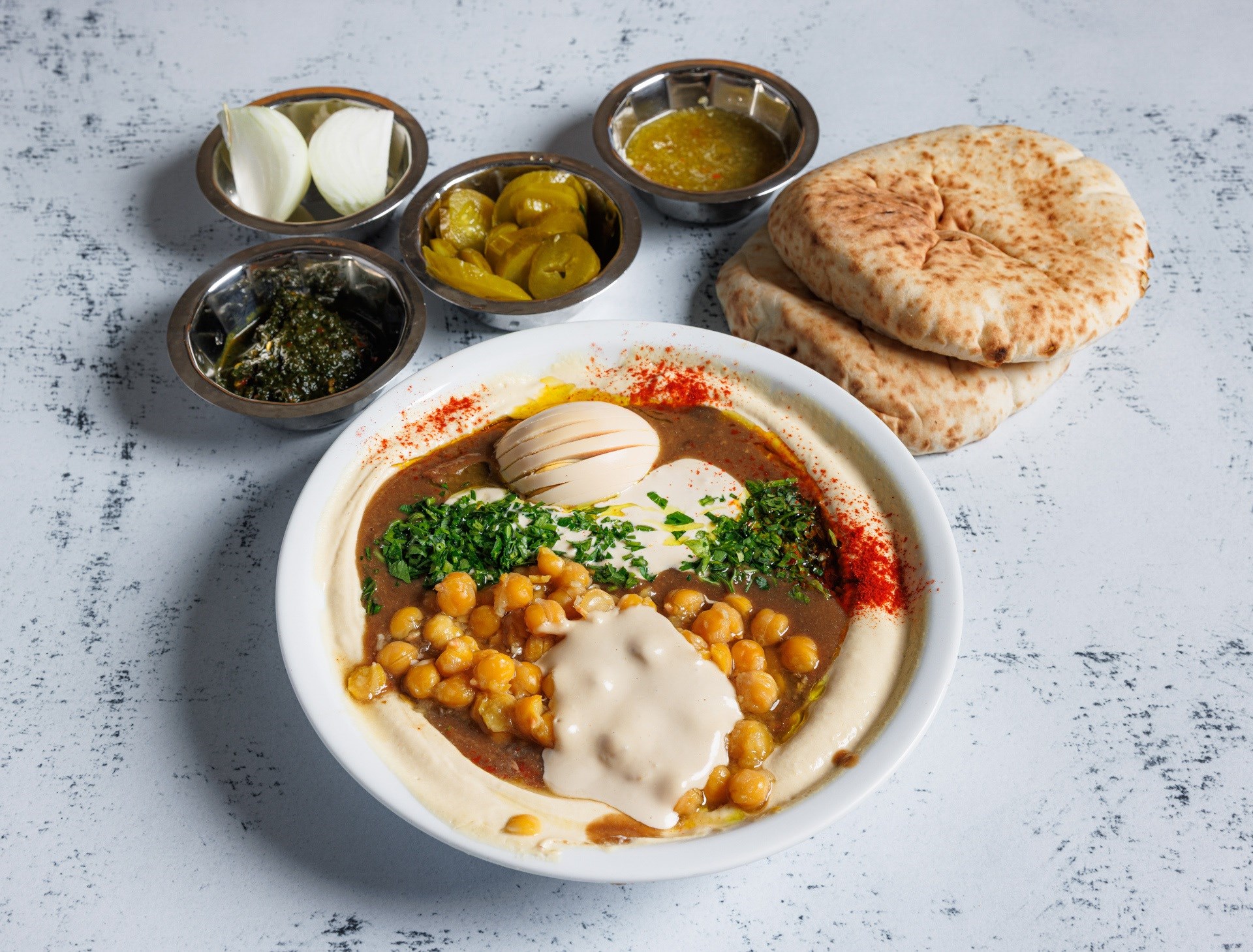 חומוס משולש חומוס Eבן גבירול תל אביב