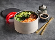 פוקי סלמון | Salmon Poke, "סלמון נא, אבוקדו, מלפפון, שיטאקי, עירית ואצות נורי
(סושי מפורק בקערה)
* אין אפשרות להחליף מרכיבים, רק להוריד *
ניתן לקבל ללא גלוטן"

