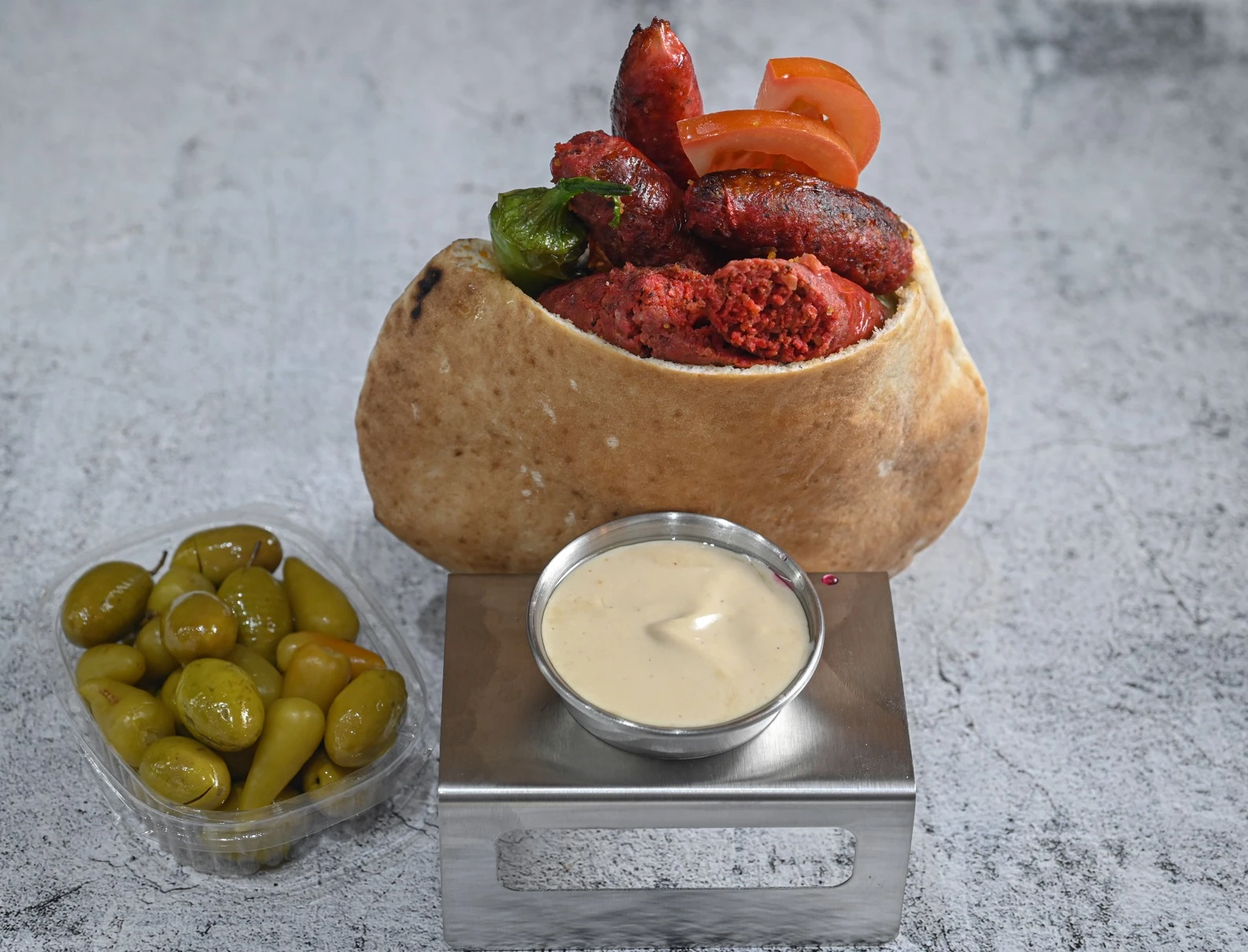 מרגז בפיתה  השניצל של תומר נהריה