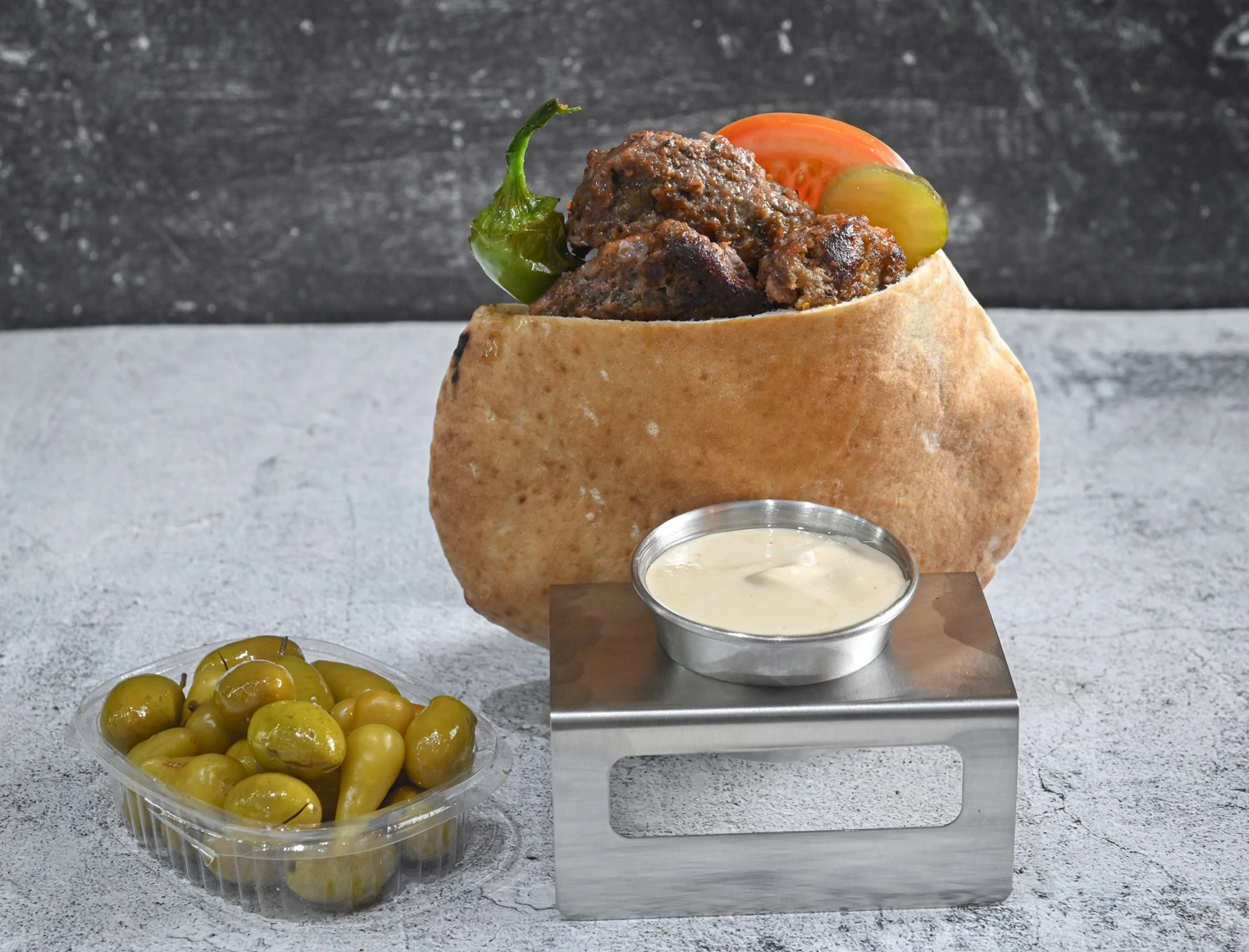 קבב בפיתה  השניצל של תומר נהריה