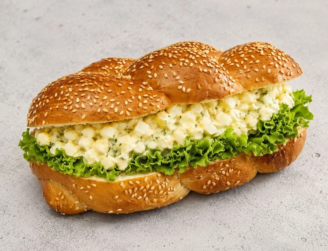 כריך סלט ביצים כריך ברמה אחרת אקספרס בת ים