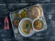 בניגוב פלאפל בריבוע ראש העין